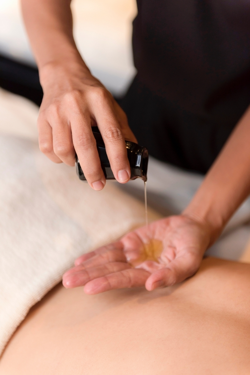 essential oils used in massage therapy treatment