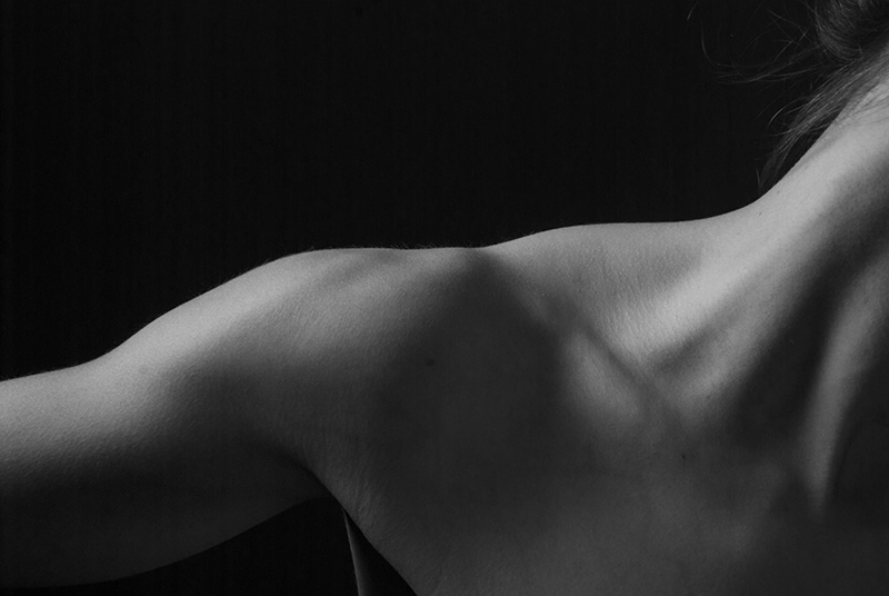 What is frozen shoulder and why do your shoulder joints hurt?